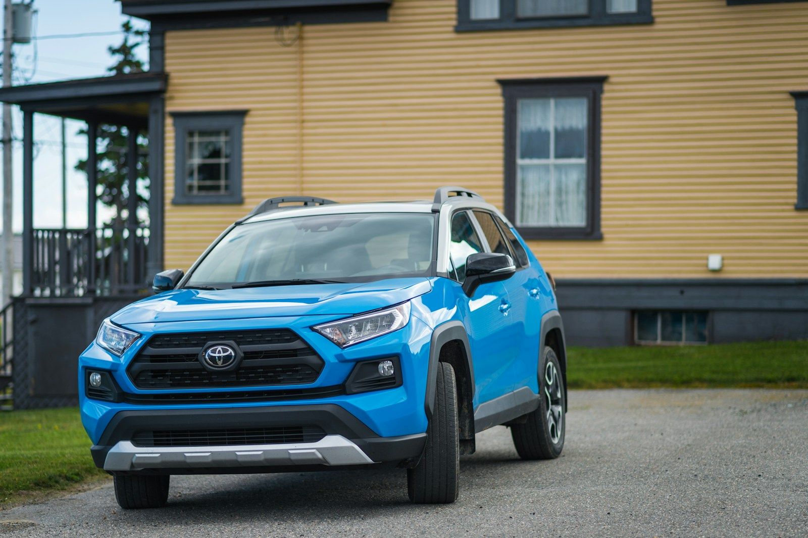 2020 Toyota RAV4 XLE, photo 1