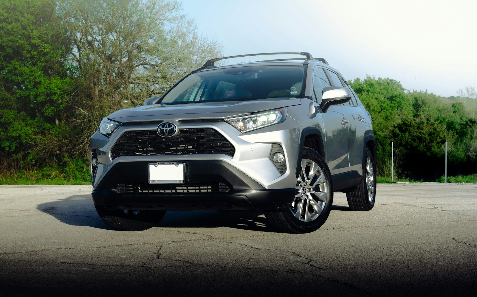 2020 Toyota RAV4 XLE, photo 2